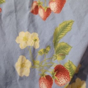 LL Bean  3pc Sheet Set Strawberries with blue background(Twin)